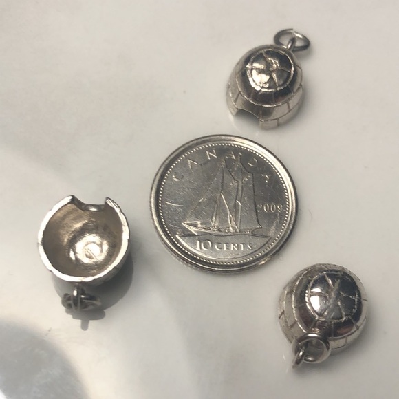 Igloo sterling silver vintage pendant bracelet charm - Picture 3 of 5